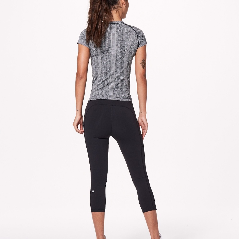 Lululemon Speed Up Crop 21" Black Leggings Size 6